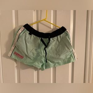UNDER ARMOUR RUNNING SHORTS